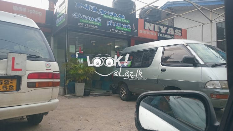 Niyas driving school 