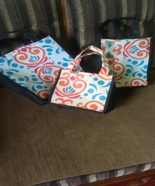 Gift bag and serviate 