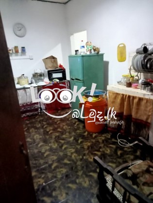 කැස්බෑව හංදියෙන් නිවසක් විකිණීමට 