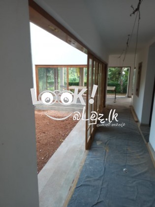 අපගේ වැඩබීම සඳහා වඩුකාර්මිකයන් අවශ්‍යව ඇත