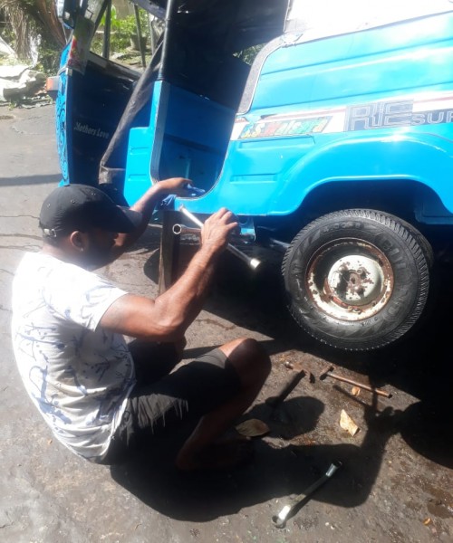 Three Wheeler Service Station Makola 