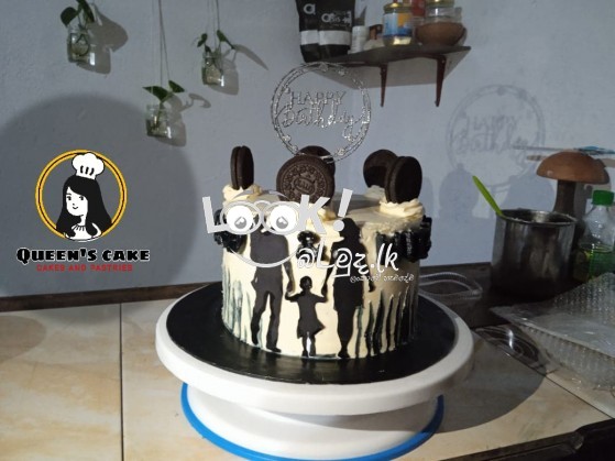 Queen’s cake creation 