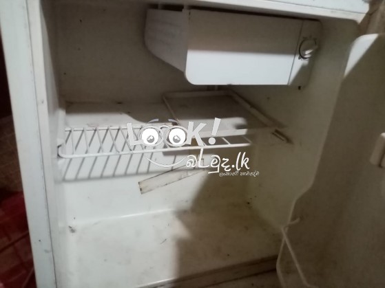 අනර්ග තත්වයේ ශ්‍රිජ් දෙකක් විකිණීමට ඇත