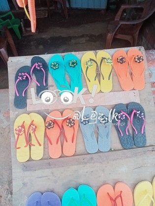 Slippers for Sale  පාවහන් විකිනීමට ඇත