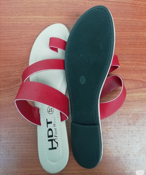 Women's flat shoes