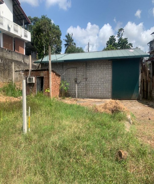 Kadawatha Warehouse For Sale 