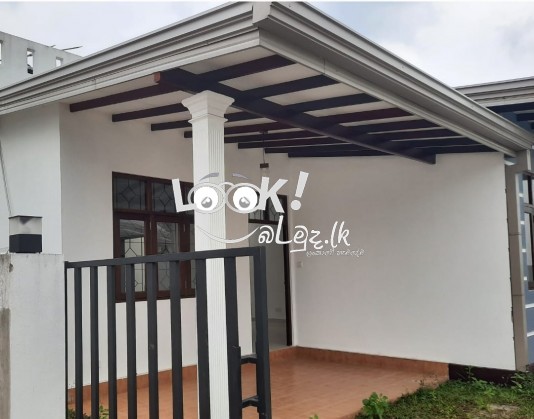 Residency House in Meegoda 