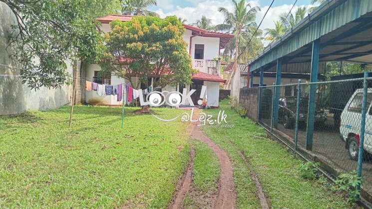 ගම්පහ  මිනුවන්ගොඩ  ප්‍රධාන මාර්ගයට  මුහුණලා ඇති අගනා නිවාස විකිණීමට 