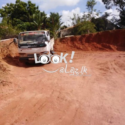 රතු පස් සැපයීම 