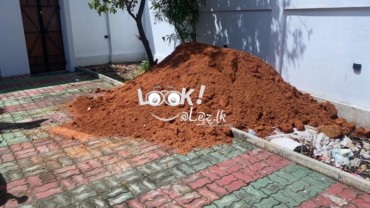 රතු පස් සැපයීම 