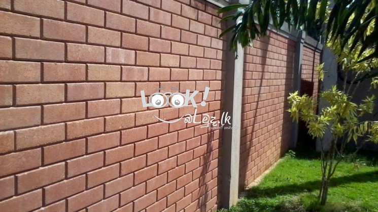 ECO BRICKS and MACHINE 