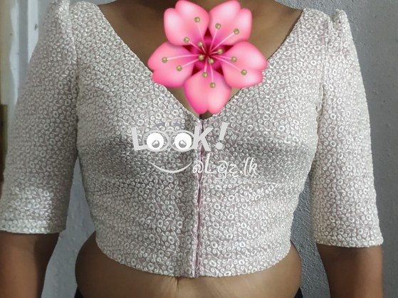 Creative saree jacket centre- Kesbewa  077 5 866988/071 120 8881