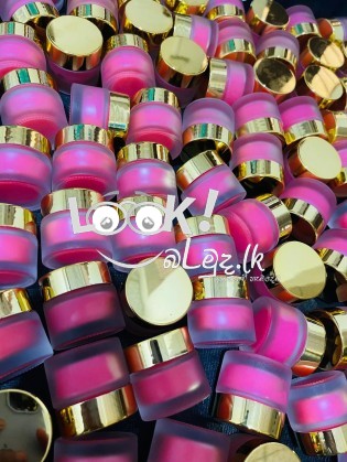 ලස්සන නීරෝගී දෙතොලක්