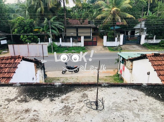 මීගමුව කුරුණෑගල  ප්‍රධාත පරේ කාමර  දෙකක් සහිත ගොඩනැගිල්ල විකිනීමට