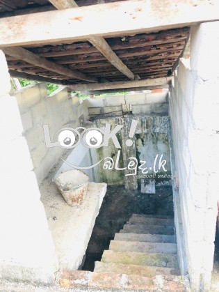 මීගමුව කුරුණෑගල  ප්‍රධාත පරේ කාමර  දෙකක් සහිත ගොඩනැගිල්ල විකිනීමට